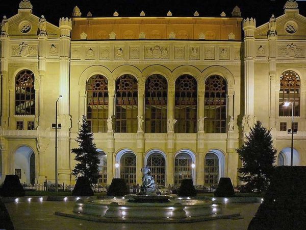 Őszi irodalmi gálának ad otthont a Pesti Vigadó